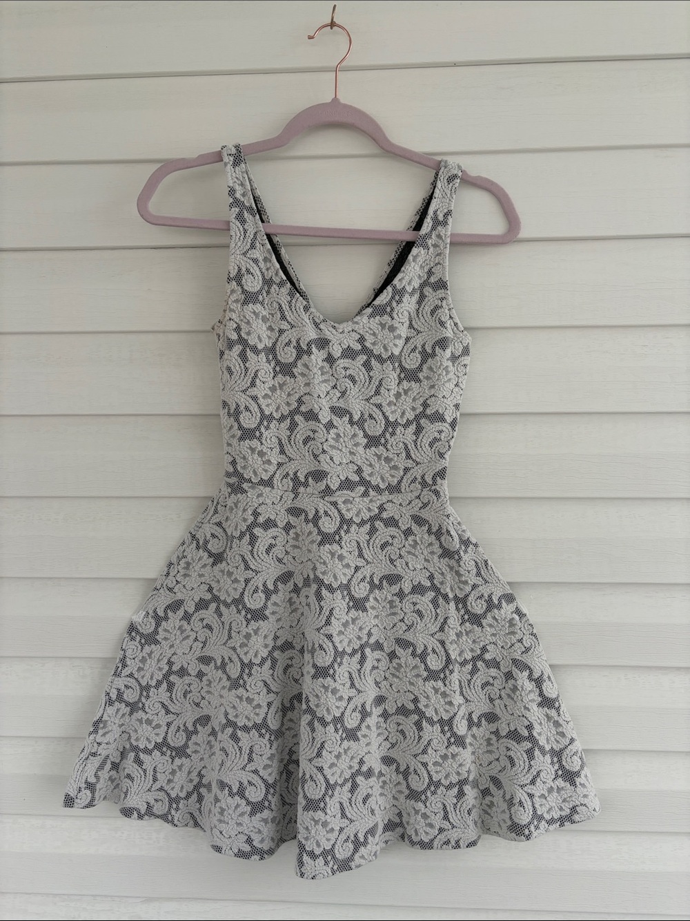 Abercrombie & Fitch Lace Fit & Flare Lace Dress Gray White Floral Feminine